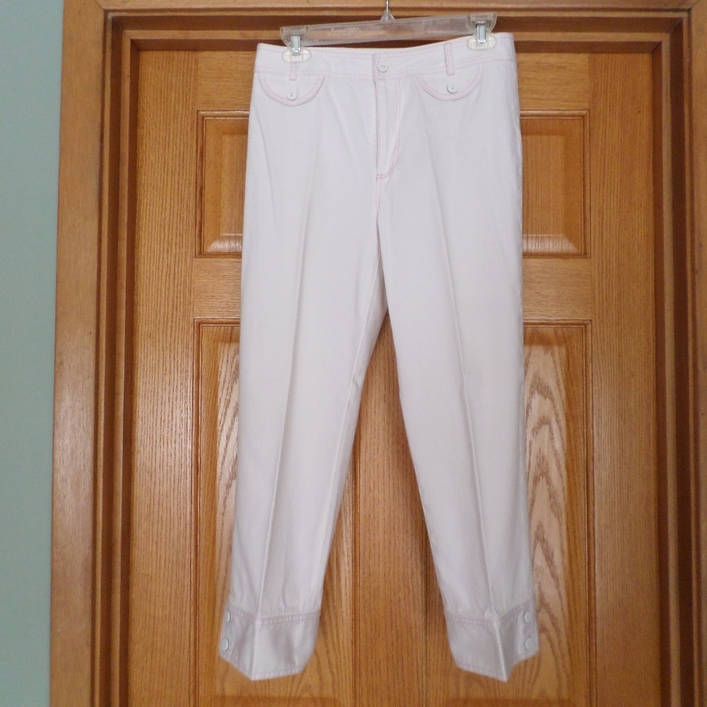 THINK TANK WHITE CROP PANT WITH PINK TOP STITCHING